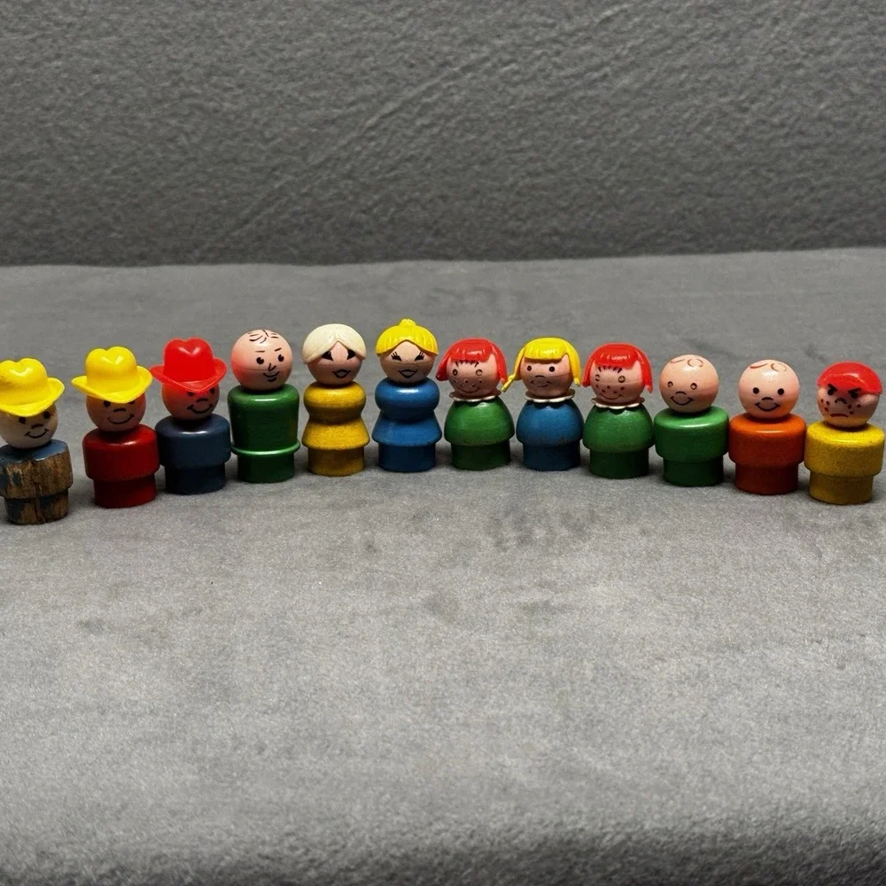 Vintage Fisher Price Little People Lot Of 12 Family Wooden Body Plastic Head